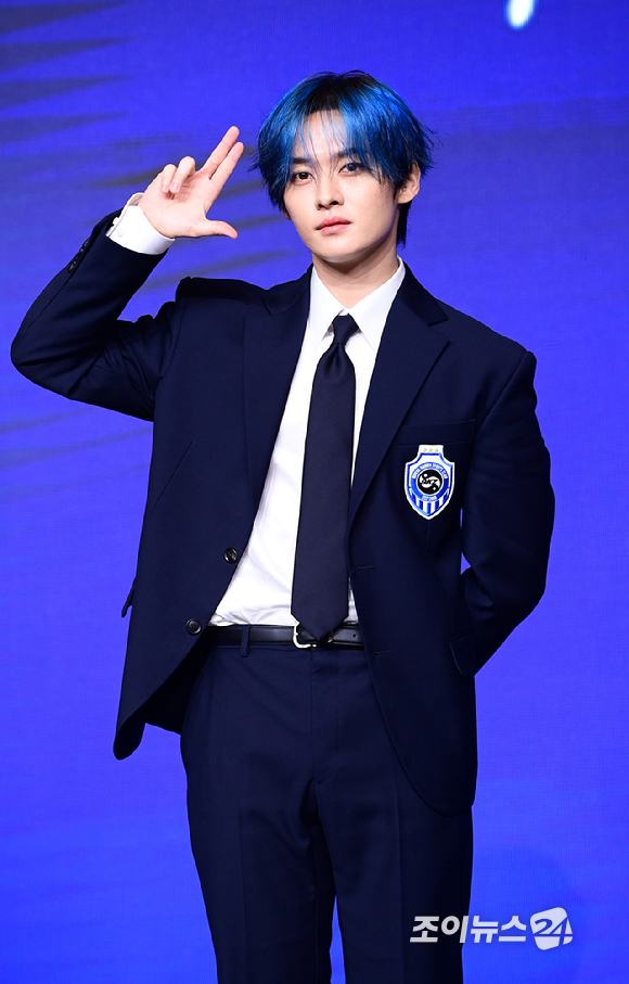 그룹 스트레이키즈 리노가&nbsp;22일 오전 서울 영등포구 여의도 콘래드호텔에서 열린&nbsp;스트레이키즈(Stray Kids) 정규 4집 '카르마' 발매 기념 기자간담회에서 포즈를 취하고 있다. [사진=정소희 기자]