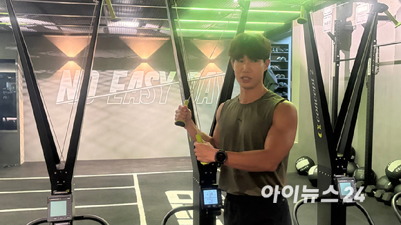 29일 서울 강남구 네드짐에서 열린 푸마 '홍범석 컬렉션' 출시 기념 미디어 행사에서 홍범석이 제품을 소개하고 있다. [사진=진광찬 기자]