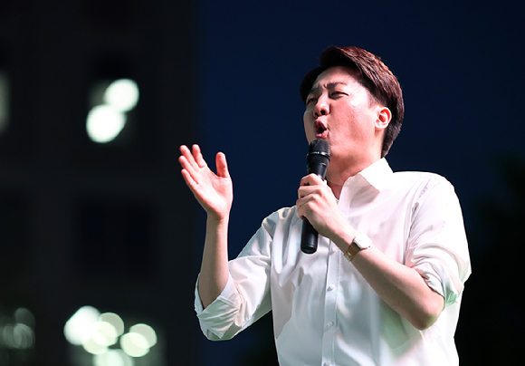 개혁신당 이준석 대선 후보가 13일 '학식먹자 이준석' 행사가 열린 대구 경북대학교에서 발언하고 있다. 2025.5.13 [공동취재] [사진=연합뉴스]