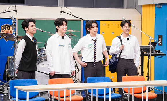데이식스가 '아는 형님'에 출연해 대화를 나누고 있다. [사진=JTBC]