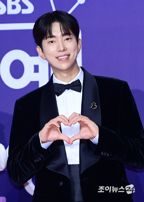 '미운 우리 새끼' 윤현민이 30일 오후 서울 마포구 상암동 SBS 프리즘타워에서 열린&nbsp;2025 SBS 연예대상&nbsp;레드카펫 행사에 참석하고 있다. [사진=정소희 기자]