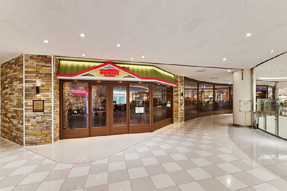 아웃백 진주롯데몰점 매장 전경. [사진=다이닝브랜즈그룹 제공]