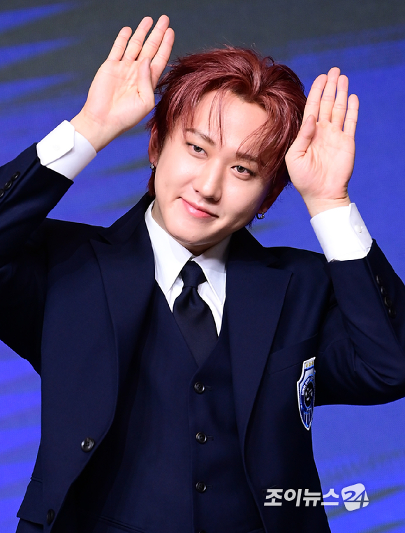 그룹 스트레이키즈 창빈이&nbsp;22일 오전 서울 영등포구 여의도 콘래드호텔에서 열린&nbsp;스트레이키즈(Stray Kids) 정규 4집 '카르마' 발매 기념 기자간담회에서 포즈를 취하고 있다. [사진=정소희 기자]