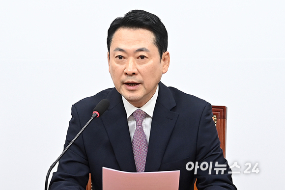 장동혁 국민의힘 대표가 24일 서울 여의도 국회에서 열린 현안 관련 브리핑을 하고 있다. [사진=곽영래 기자]