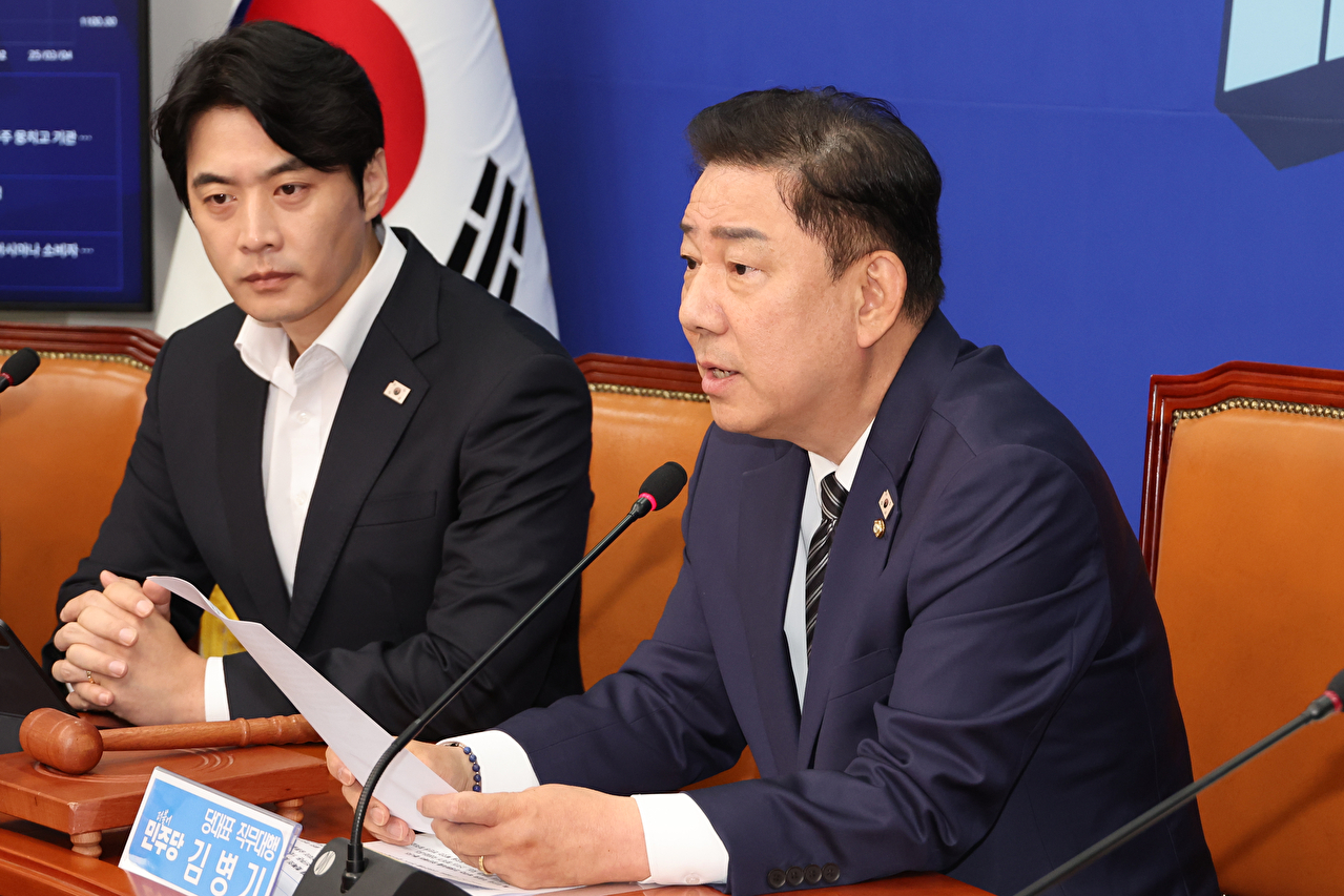더불어민주당 김병기 당대표 직무대행 겸 원내대표가 25일 서울 여의도 국회에서 열린 최고위원회의에서 발언하고 있다. 2025.7.25 [사진=연합뉴스]
