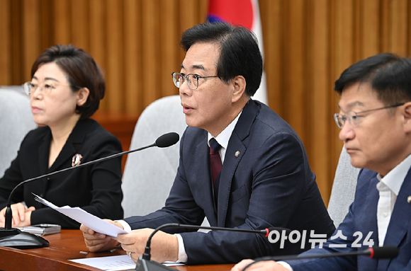 송언석 국민의힘 비상대책위원장 겸 원내대표가 5일 오전 서울 여의도 국회에서 열린 원내대책회의에서 발언하고 있다. [사진=곽영래 기자]
