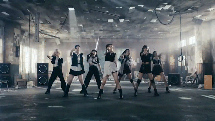 빌리의 세 번째 미니앨범 'the Billage of perception: chapter two' 타이틀곡 'RING ma Bell (what a wonderful world)' 스포일러 영상이 공개돼 관심을 모으고 있다. [사진=빌리 'RING ma Bell' 스포일러 영상 캡쳐]