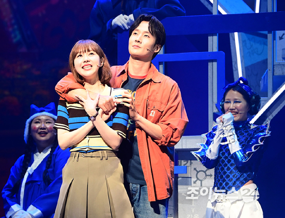 소녀시대 티파니영이 9일 오후 서울 서초구 예술의전당 CJ토월극장에서 열린 뮤지컬 '유미의 세포들' 프레스콜에서 열연하고 있다. [사진=정소희 기자]
