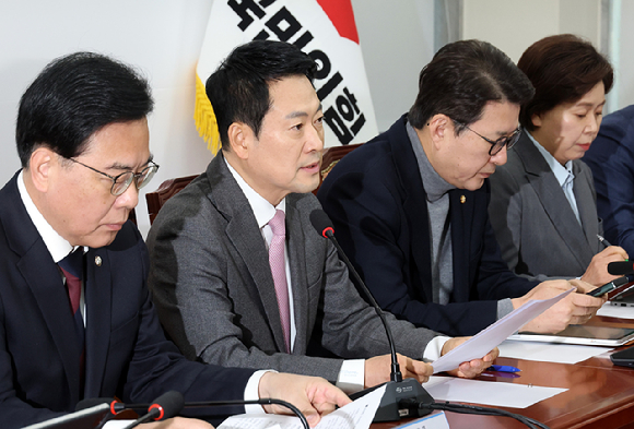 국민의힘 장동혁 대표가 9일 국회에서 열린 최고위원회의에서 모두발언을 하고 있다. 2026.2.9 [사진=연합뉴스]