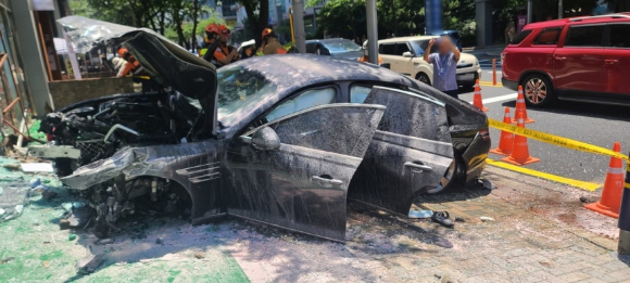 세종 상가 돌진 사고 현장 [사진=독자제공/연합뉴스]