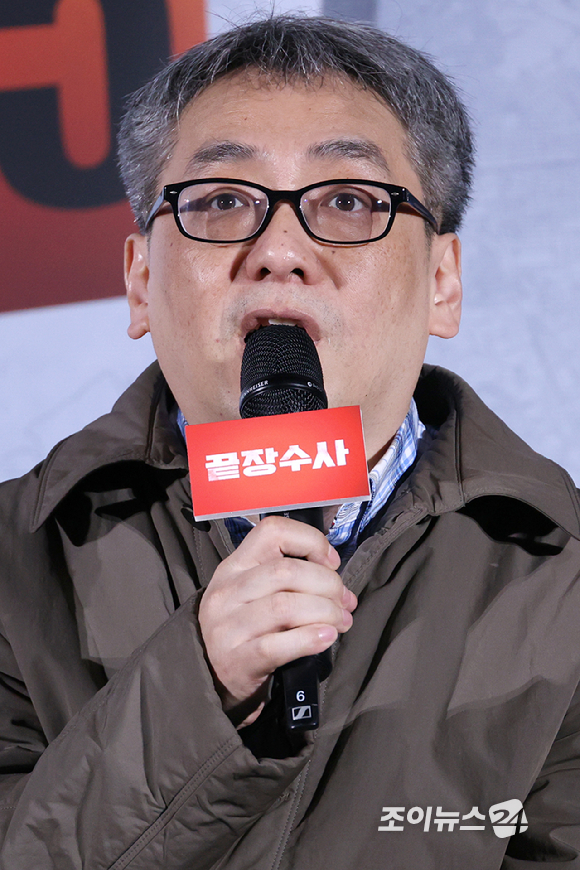 배우 배성우가 9일 오전&nbsp;서울 CGV 용산아이파크몰점에서 열린 영화 '끝장수사'(감독 박철환) 제작보고회에 참석해 소감을 말하고 있다. [사진=문수지 기자]