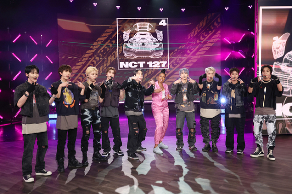 NCT 127이 10월 11일(현지시간) 미국 인기 토크쇼 '제니퍼 허드슨쇼'에 출연했다. [사진=SM엔터테인먼트]