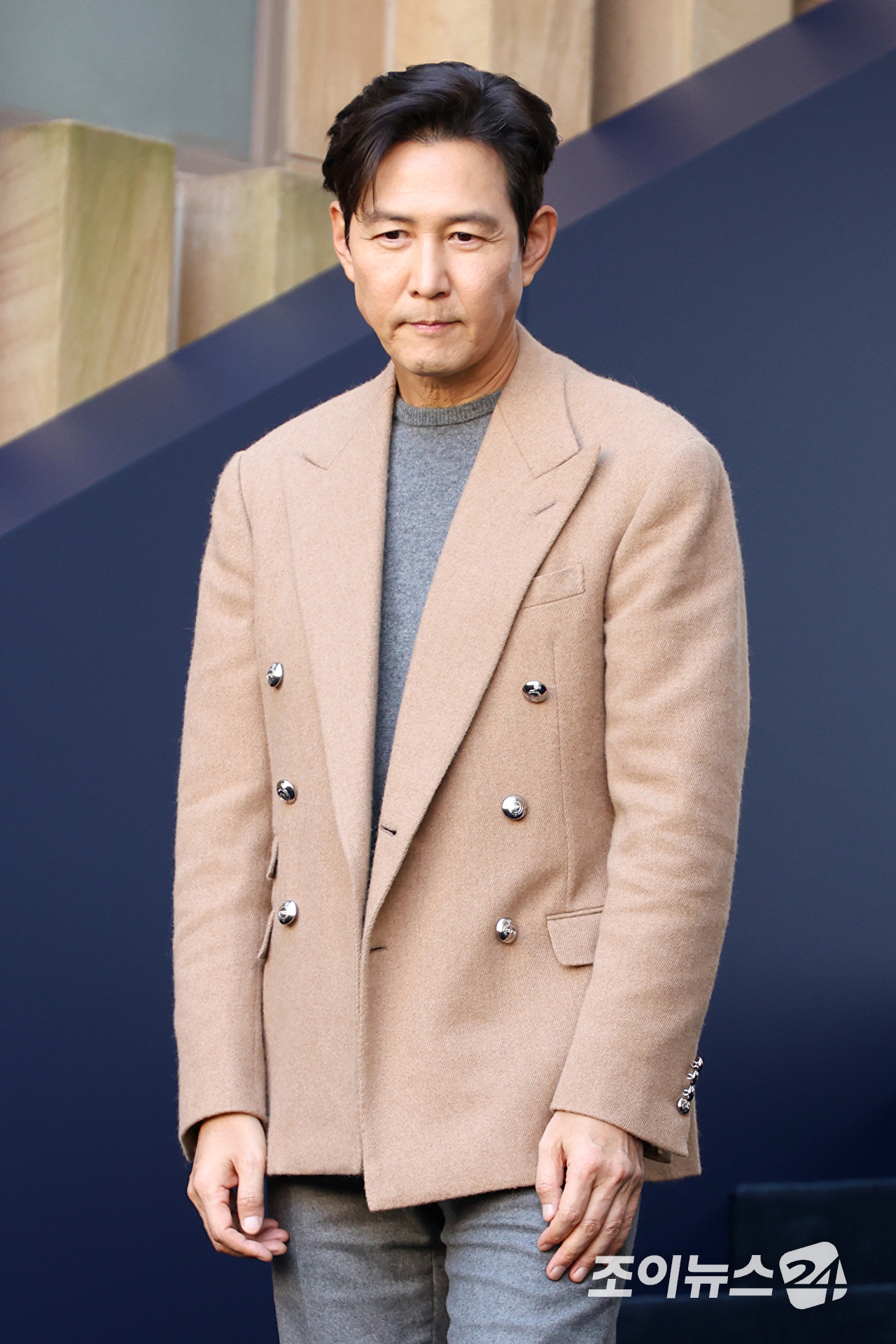 배우 이정재가 15일 오후 서울 종로구 석파정 서울미술관에서 진행된 패션 아이콘 랄프 로렌의 삶을 조명한 HBO 다큐멘터리 '베리 랄프' 스크리닝 이벤트에 참석해 포즈를 취하고 있다. [사진=문수지 기자]