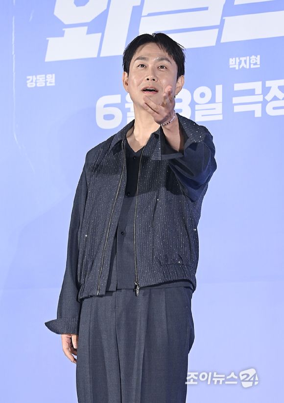 배우 오정세가 7일 오전 서울 자양동 롯데시네마 건대입구에서 열린 영화 '와일드 씽' 제작보고회에서 포토타임을 갖고 있다. [사진=곽영래 기자]