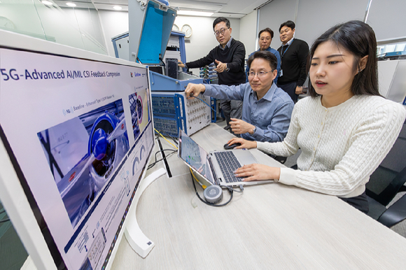 KT, 퀄컴·로데슈바르즈와 AI 기반 차세대 무선 송수신 기술 시연