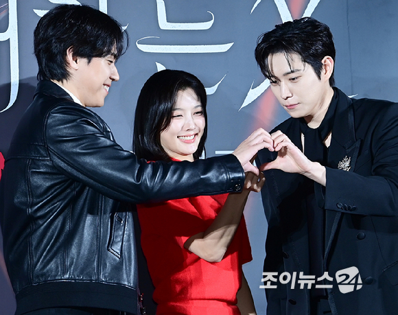 배우 김도훈-김유정-김영대가 30일 오후 서울 용산구 CGV용산아이파크몰에서 열린 티빙 오리지널 '친애하는 X' 제작발표회에 참석하고 있다. [사진=정소희 기자]