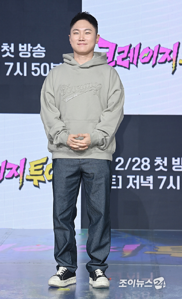 여행 유투버 빠니보틀이 27일 오후 서울 마포구 상암동 쇼킹케이팝센터에서 열린 ENA '크레이지 투어'의 제작발표회에서 포즈를 취하고 있다. [사진=곽영래 기자]