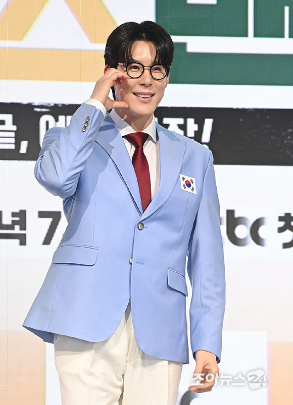 전 수영선수 박태환이 14일 서울 여의도 페어몬트 앰배서더 서울에서 열린 JTBC 신규 예능 '예스맨' 제작발표회에서 포즈를 취하고 있다. [사진=곽영래 기자]