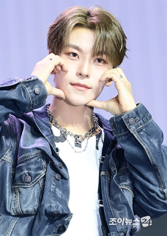 그룹 알파드라이브원 씬롱이 12일 오후 서울 용산구 블루스퀘어 SOL트래블홀에서 열린 알파드라이브원(ALPHA DRIVE ONE) 첫 번째 데뷔 미니 1집 'EUPHORIA'(유포리아) 발매 기념 쇼케이스에 참석하고 있다. [사진=정소희 기자]