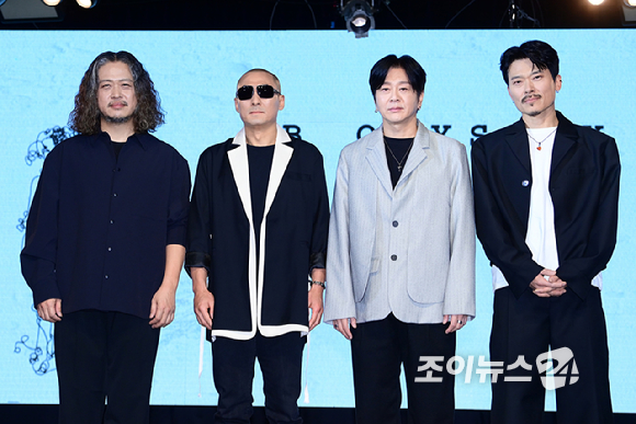 밴드 YB가 17일 오후 서울 마포구 홍대 롤링홀에서 열린 새 EP 앨범 'Odyssey' 쇼케이스에 참석하고 있다. [사진=정소희 기자]