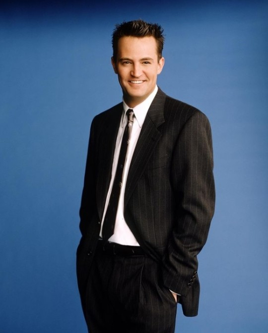  미국 시트콤 '프렌즈(Friends)'의 챈들러 빙을 연기한 할리우드 배우 매튜 페리가 숨졌다. [사진='프렌즈' 공식 인스타그램 캡처]