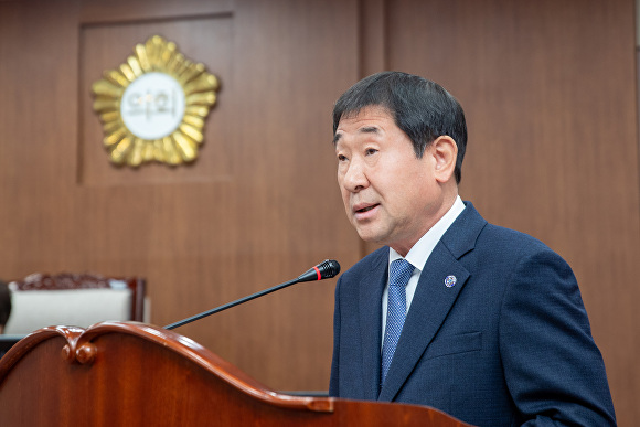 이재영 군수가 20일 군의회 시정연설을 통해 내년 군정 방향과 역점 시책 등을 밝혔다. [사진=증평군]