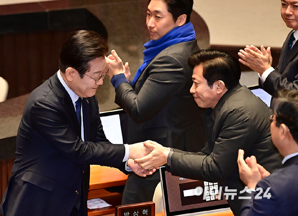 이재명 더불어민주당 대표가 10일 오전 서울 여의도 국회에서 열린 제422회 국회(임시회) 제2차 본회의에서 더불어민주당 교섭단체대표연설에서 연설을 하고 있다. [사진=곽영래 기자]