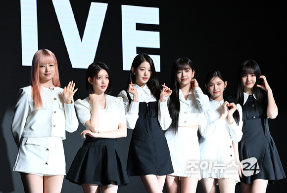 그룹 아이브가 10일 오후 서울 영등포구 여의도동 콘래드 호텔에서 열린 첫 번째 정규 앨범 '아이해브 아이브(I've IVE)' 발매 기념 기자간담회에서 포즈를 취하고 있다. [사진=조이뉴스24 포토DB]