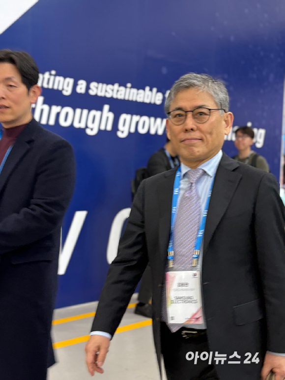 삼성전자 김용관·송재혁, 세미콘 1일차 '소부장' 비공개 미팅