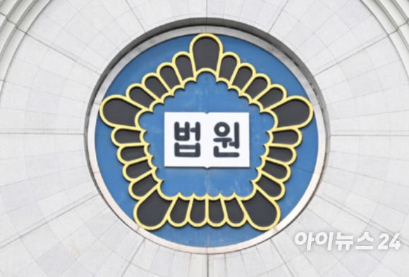 사건 관련 경찰에 체포된 노숙인들과 청소년들. [사진=SBS 그것이알고싶다 캡처]
