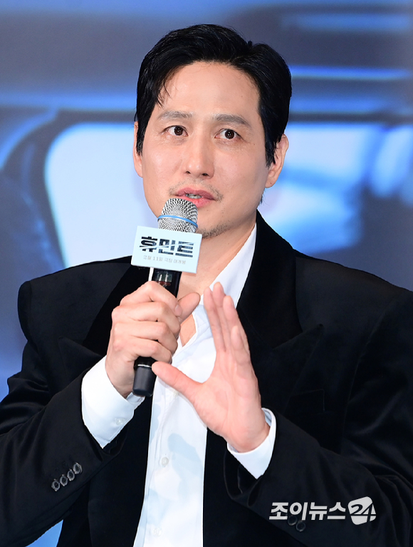 배우 박해준-조인성-신세경-박정민-류승완 감독이 4일 오후 서울 CGV 용산아이파크몰에서 열린 영화 '휴민트'(감독 류승완) 언론시사회에 참석하고 있다. [사진=정소희 기자]