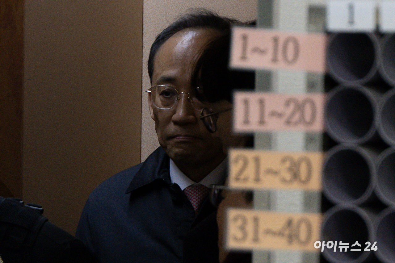 12·3 비상계엄 당시 국민의힘 원내대표로 국회 계엄 해제 요구안 의결을 방해한 혐의를 받는 추경호 의원이 지난 2일 서울중앙지방법원에서 열린 구속 전 피의자 심문(영장실질심사)에 출석하고 있다. [사진=정소희 기자]