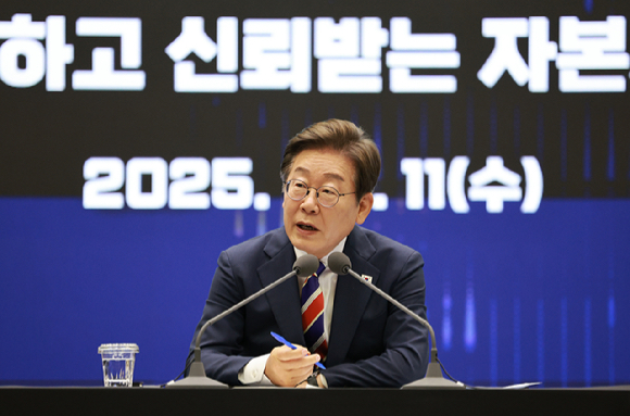 방송인 박명수가 이재명 대통령에게 탈모인들의 고민을 해결해달라고 부탁했다. 사진은 박명수가 진행하고 있는 KBS 쿨FM '박명수의 라디오쇼' [사진=KBS ]