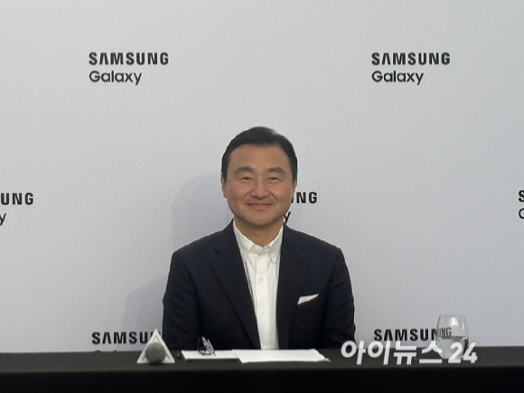 노태문 "새 갤Z폴드 시리즈, 역대 폴더블 최대 판매 목표"