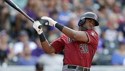 KIA 타이거즈와 계약해 2022시즌 KBO리그에서 뛰게 된 소크라테스 브리토가 MLB 애리조나 다이아몬드백스 시절 타격을 하고 있다. [사진=뉴시스]