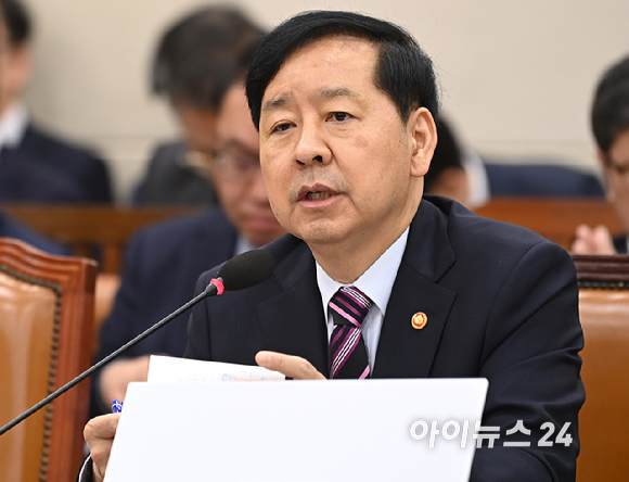 구윤철 부총리 겸 기획재정부 장관이 14일 서울 여의도 국회에서 열린 기획재정위원회의 기획재정부(조세정책)에 대한 국정감사에서 질의에 답변하고 있다. [사진=곽영래 기자]