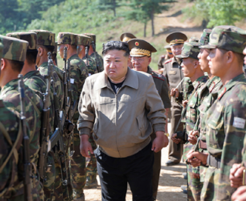 김정은 북한 국무위원장이 지난달 11일 인민군 특수작전무력 훈련기지를 시찰했다고 조선중앙통신이 지난달 13일 보도했다. [사진=조선중앙통신/연합뉴스]