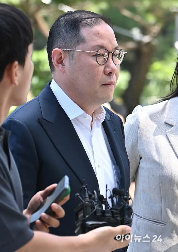 조현상 HS효성 부회장이 4일 오전 서울 종로구에 마련된 김건희 특검팀(특별검사 민중기)에 출석하고 있다. [사진=곽영래 기자]