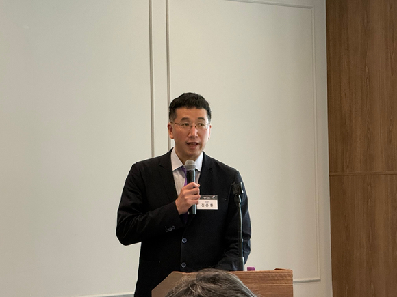 12일 스트라드비젼 IPO 기자간담회에서 김준환 대표이사가 발표하고 있다. [사진=윤희성 기자]