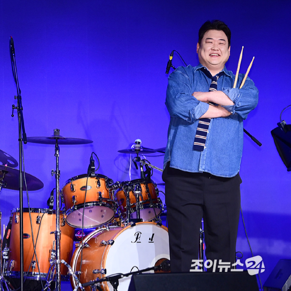 아묻따밴드가 12일 오후 서울 동숭동 SA홀에서 열린 첫 디지털 싱글 '알고 있잖아' 발매 기념 쇼케이스에 참석하고 있다. [사진=정소희 기자]