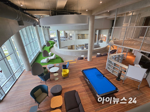영림원소프트랩 글로벌 R&D 센터 '와이 스페이스' 연구동 외관. [사진=영림원소프트랩]