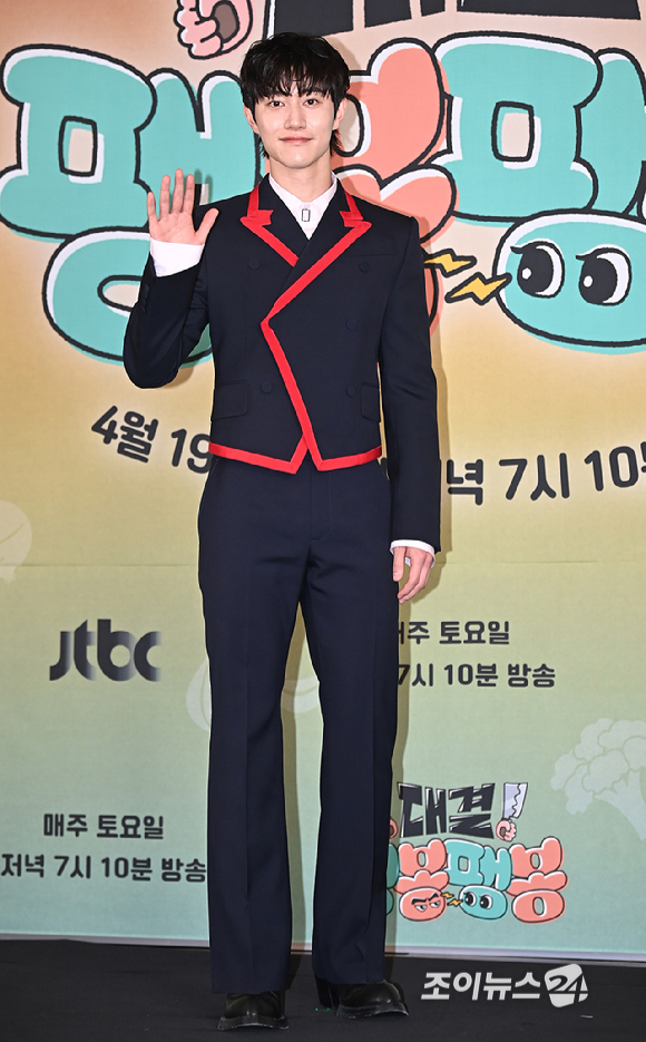 배우 곽동연이 17일 오후 서울 마포구 스탠포드호텔 JTBC 예능 프로그램 '대결! 팽봉팽봉' 제작발표회에서 포토타임을 갖고 있다. [사진=곽영래 기자]