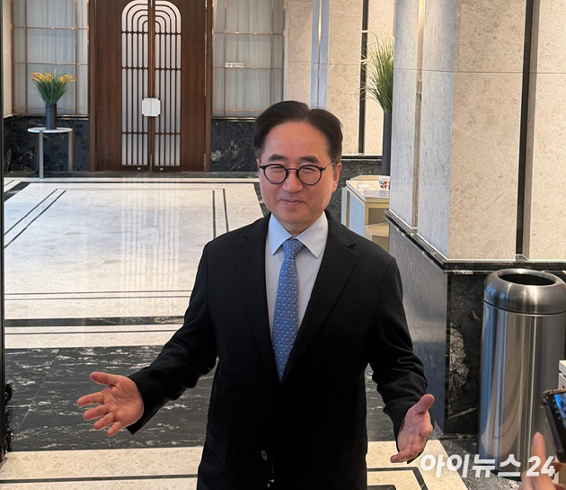 장덕현 삼성전기 사장이 18일 서울 강남구 엘타워에서 열린 제53기 정기 주주총회에서 기자들과 만나 대화하고 있다. [사진=황세웅 기자]