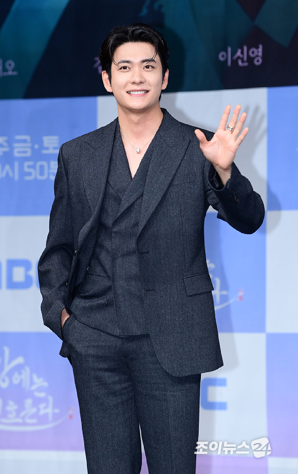 배우 강태오가 30일 오전 서울 마포구 상암동 MBC에서 열린 MBC 새 금토드라마 '이강에는 달이 흐른다' 제작발표회에 참석하고 있다. [사진=정소희 기자]