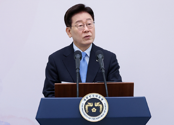 이재명 대통령이 27일 청와대에서 열린 민선 9기 시장&middot;군수&middot;구청장 초청 오찬간담회에서 인사말을 하고 있다. 2026.8.27 [청와대통신사진기자단] [사진=연합뉴스]
