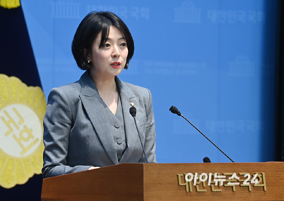 배현진 국민의힘 의원이 15일 서울 여의도 소통관에서 현안관련 기자회견을 하고 있다. [사진=곽영래 기자]