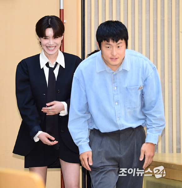 방송인 장도연과 기안84가 18일 오후 서울 목동 SBS사옥에서 열린 SBS 새 예능 '나의 AI파트너-기이안 연애' 제작발표회에 참석하고 있다. [사진=정소희 기자]