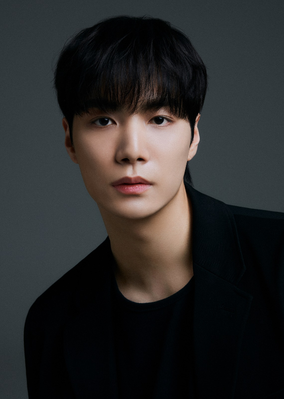 뉴이스트 출신 김종현 프로필 사진 [사진=에버모어]