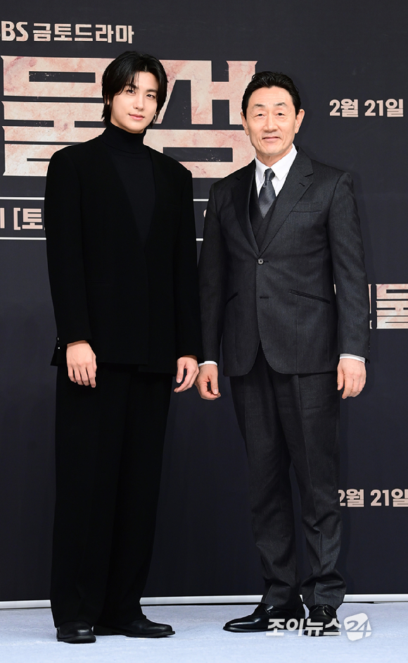배우 박형식과 허준호가 21일 오후 서울 양천구 목동 SBS에서 열린 SBS 새 금토드라마 '보물섬' 제작발표회에 참석 하고 있다. [사진=정소희 기자]