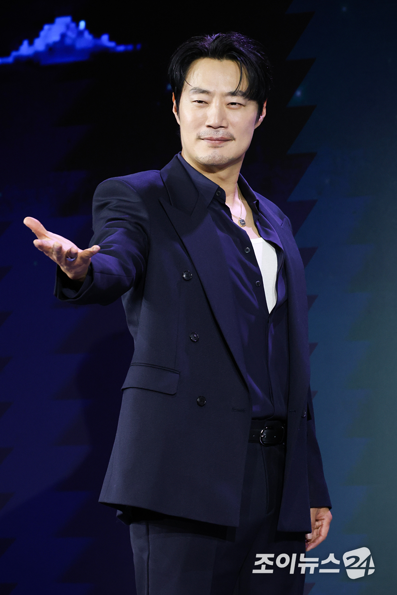 배우 이희준이 28일 오전 서울 영등포구 여의도 페어몬트 앰배서더 서울 호텔에서 진행된 넷플릭스 '꿀알바' 제작발표회에 참석해 포즈를 취하고 있다. [사진=문수지 기자]